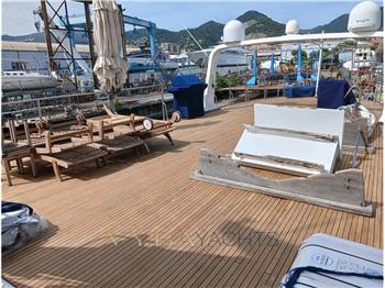 De Beer Round Stern 32