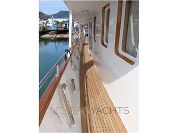 De Beer Round Stern 32