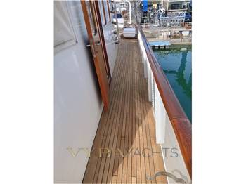 De Beer Round Stern 32