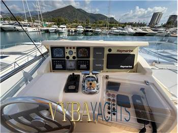 Ferretti Yachts 530