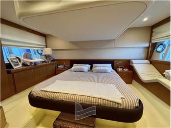 Ferretti Yachts FERRETTI 530