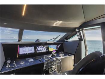 Ferretti Yachts F850 HT