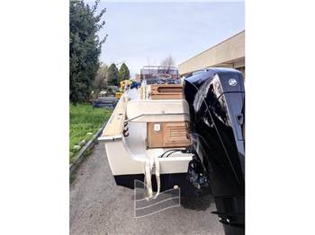 Boston Whaler OUTRAGE 22