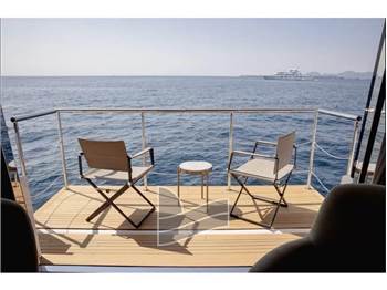 Custom Line Navetta 33