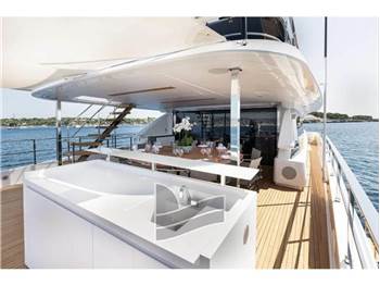 Custom Line Navetta 33