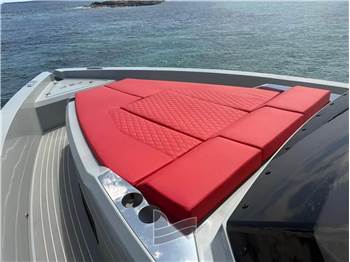 De Antonio Yachts D36 Open