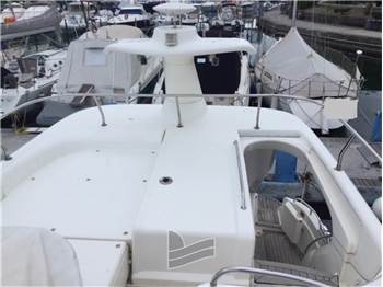 Sealine F 44