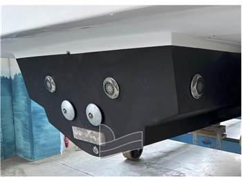 Bertram Yacht 28' SF