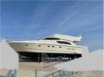 Ferretti Yachts 53