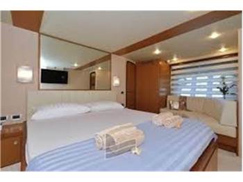 Ferretti Yachts FERRETTI 681
