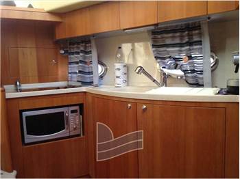 Azimut 46E