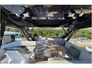 Ferretti Yachts FERRETTI 720