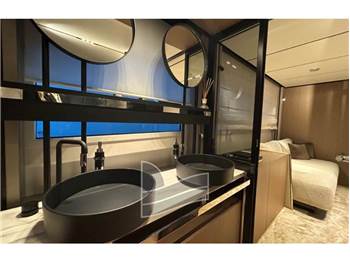 Ferretti Yachts FERRETTI 720