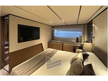 Ferretti Yachts FERRETTI 720