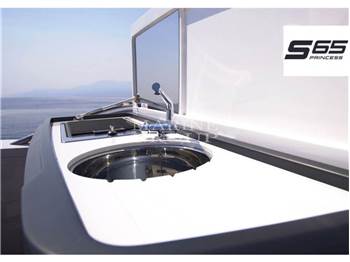 Princess Yachts S65