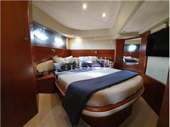 Princess Yachts V58