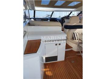 Princess Yachts V58