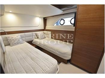 Princess Yachts F70