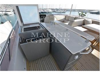 Princess Yachts F70