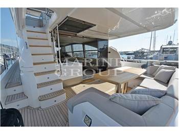 Princess Yachts F70