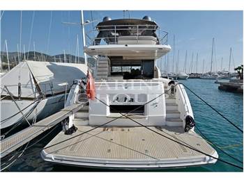 Princess Yachts F70
