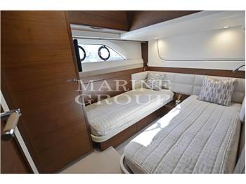 Princess Yachts F70