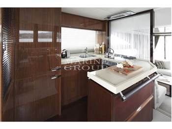 Princess Yachts 64