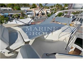Sea Ray 480 Sedan Bridge