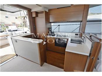 Princess Yachts F70