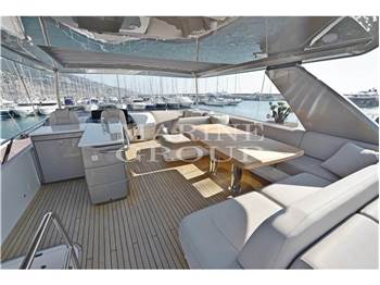 Princess Yachts F70