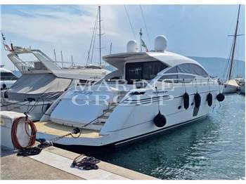 Pershing 64