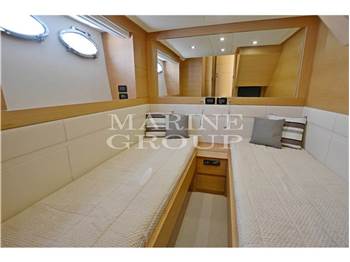 Pershing 64