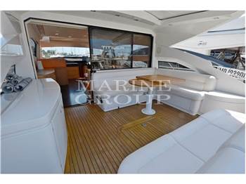 Pershing 64