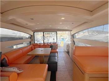 Pershing 64