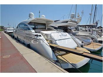 Pershing 64
