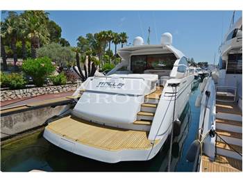 Pershing 64