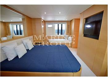 Pershing 64
