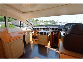 Pershing 64
