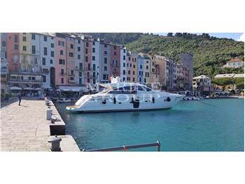 Pershing 64