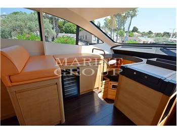 Pershing 64