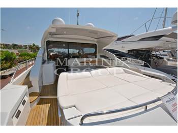 Pershing 64