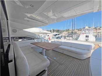 Pershing 64
