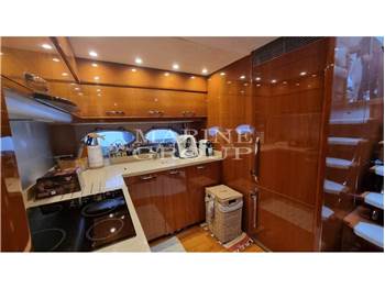 Princess Yachts V 65