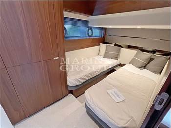 Princess Yachts S62