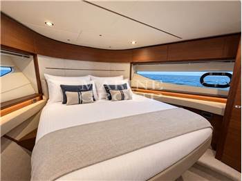 Princess Yachts V55