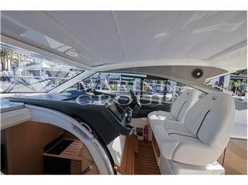 Princess Yachts V40