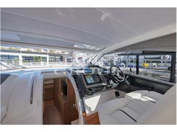 Princess Yachts V40