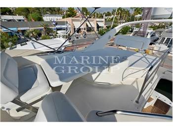 Sea Ray 480 Sedan Bridge