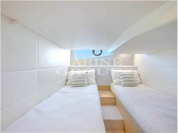 Princess Yachts V40