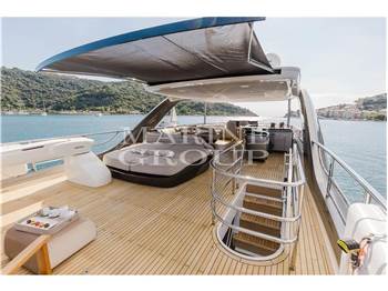 Princess Yachts Y85